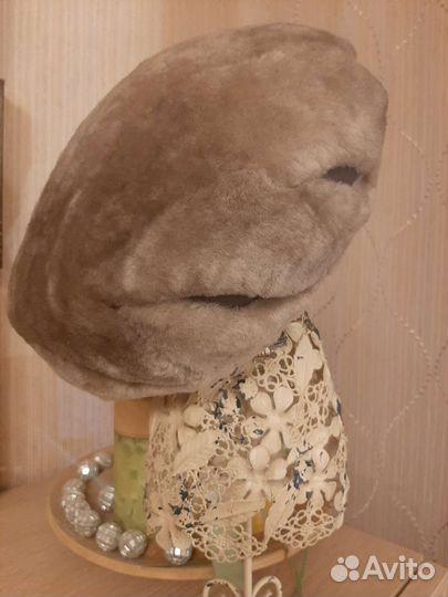 Берет женский меховой