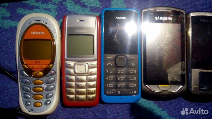 Ретро телефоны в отл.сост в коллекцию