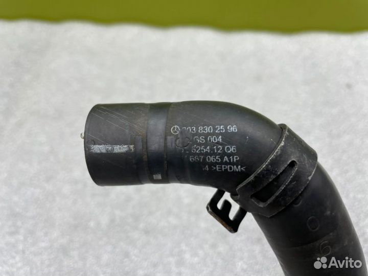 Патрубок Mercedes-Benz C-Class W203 M111.955 2.0