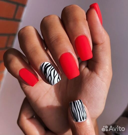 Маникюр и педикюр Дериглазова