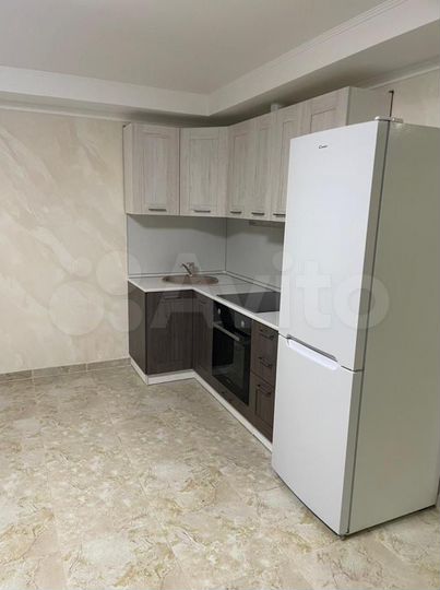 2-к. квартира, 63 м², 1/3 эт.