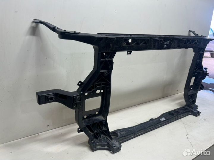 Рамка радиатора(телевизор) передняя Hyundai Santa