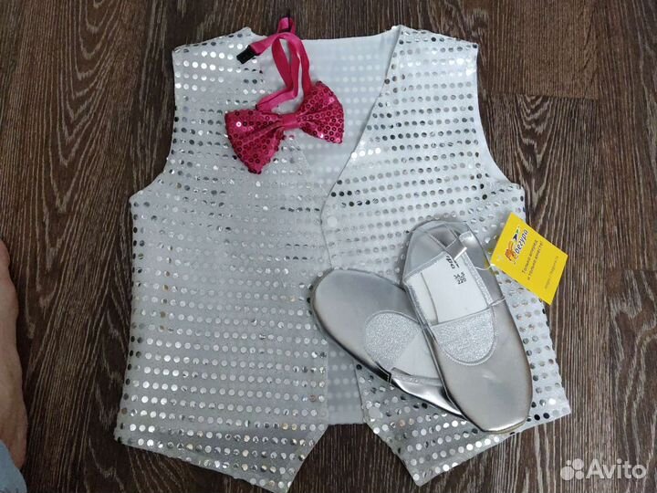 Жилет, бабочка, чешки серебро