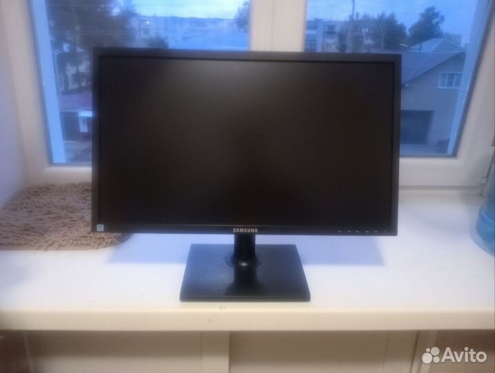 Монитор Samsung 22