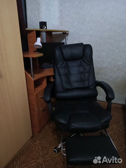 Продам компьютер, стол, кресло компьютерное