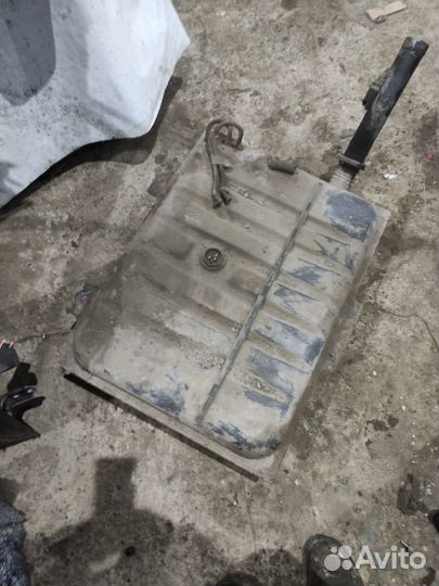 Бак топливный Mercedes-Benz E-Class W123