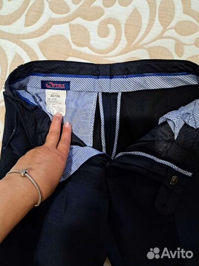 Школьный костюм темно-синего цвета