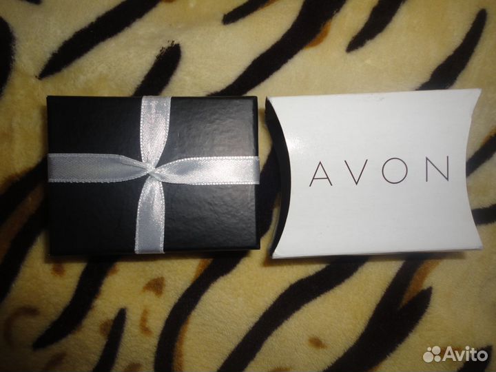 Avon колье 