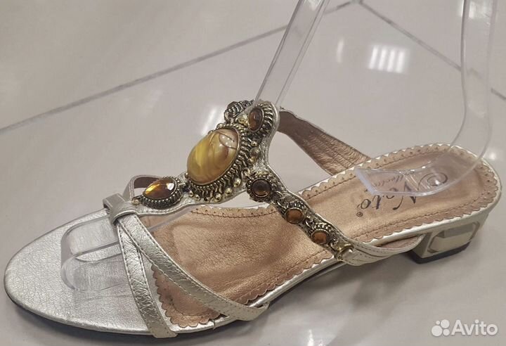 Шлепки Noto Collection