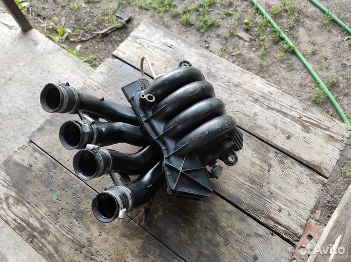 Впускной коллектор Audi A4 B5 1.6