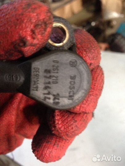 Датчик коленвала Volkswagen Passat 1.6 1999