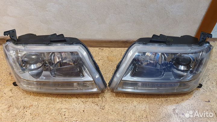 Фары на Suzuki Grand Vitara