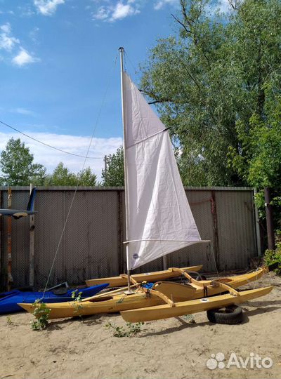 Каяк-тримаран