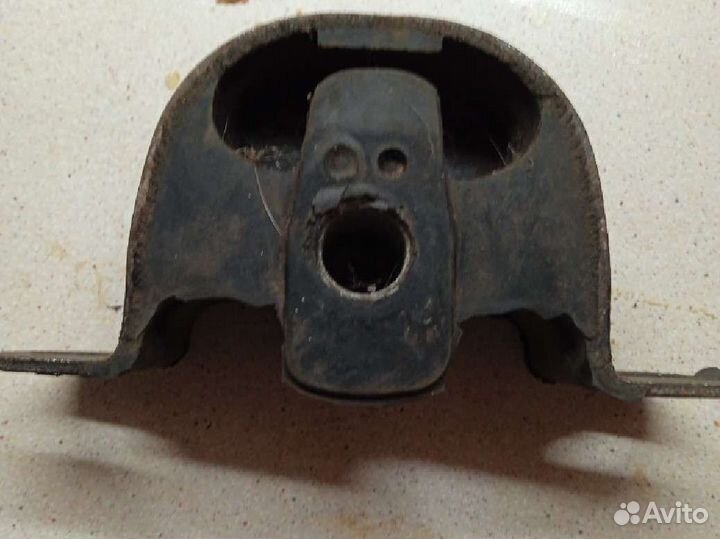 Подушка двигателя ваз 2110