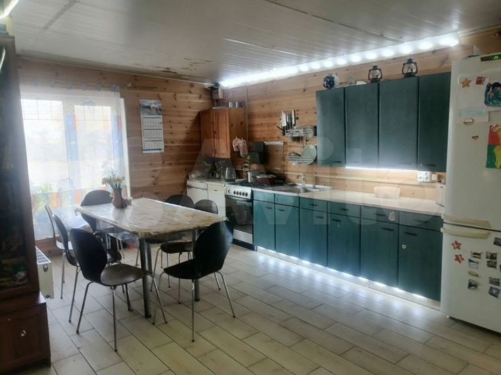 Дом 284,2 м² на участке 7,9 сот.