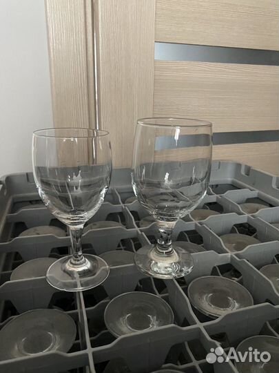 Бокалы в ящике