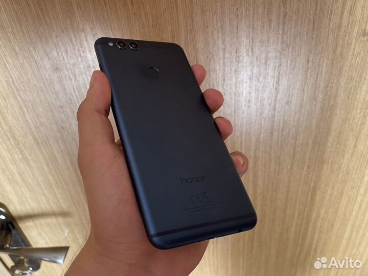 Телефон honor 7X