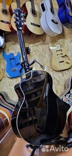 Акустическая гитара