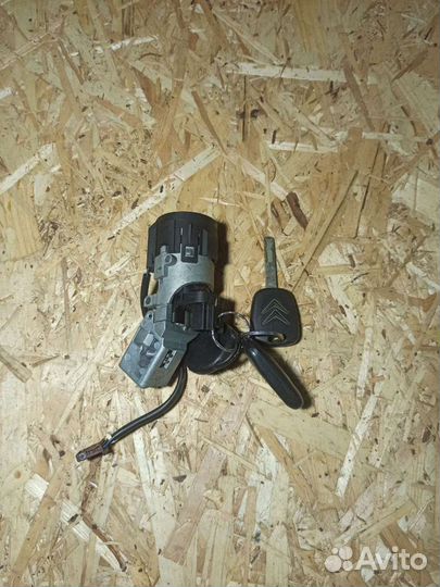 Замок зажигания Citroen C4, 2005