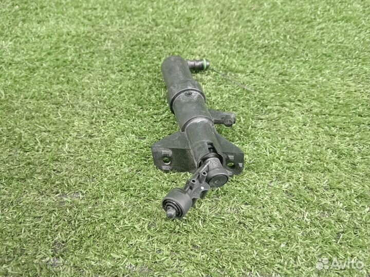 Форсунка омывателя фары правая VAG Volkswagen Pass