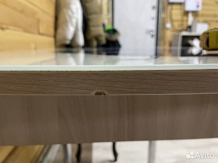 Стол кухонный