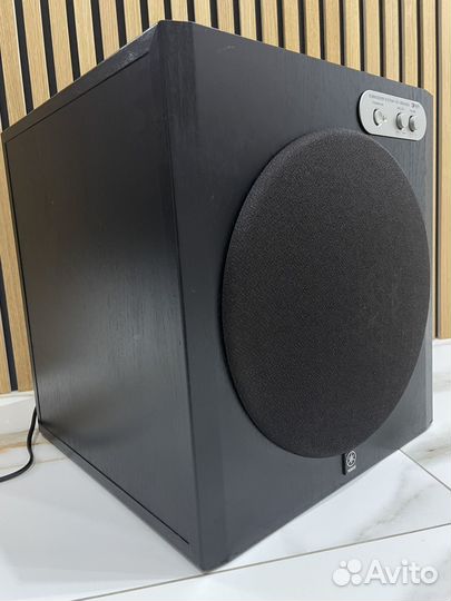 Сабвуфер Yamaha YST-RSW300