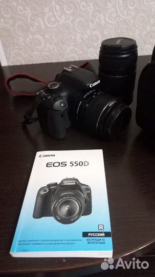 Зеркальный фотоаппарат canon 550D