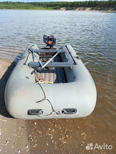 Продам лодку пвх 3.8м с мотором - болотох. 8 л.с
