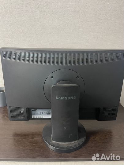 Монитор Samsung
