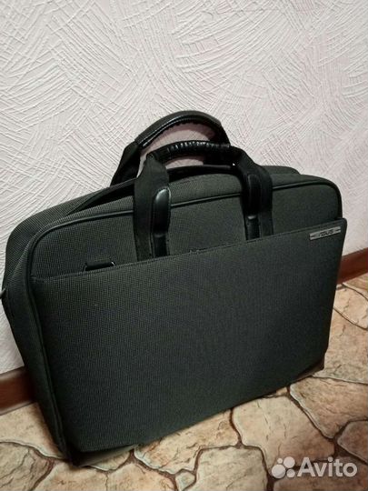 Портфель для ноутбука
