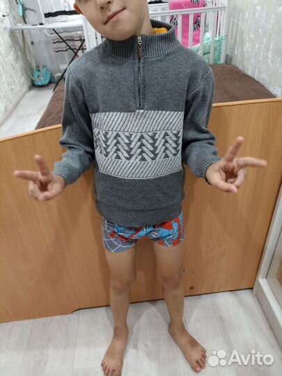 Отдам вещи на мальчика первый класс