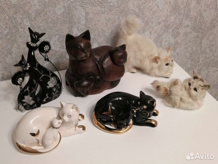 Статуэтки котиков