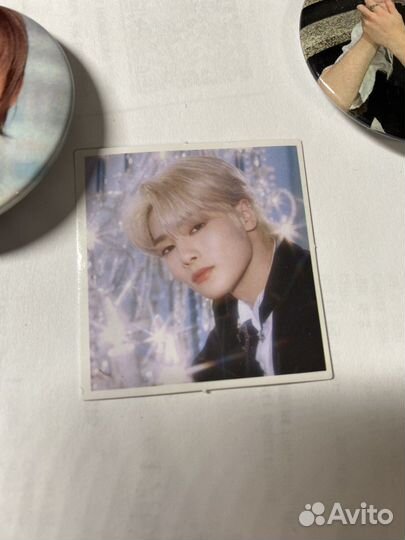 Брелки значки наклейка с к-рор