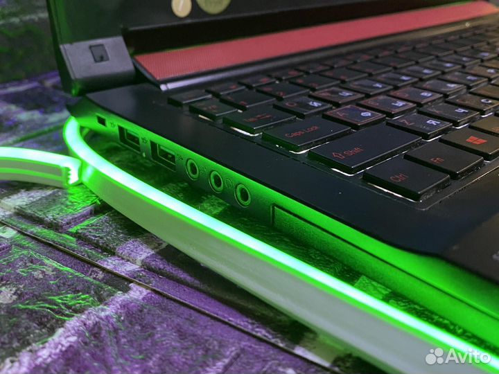 Игровой ноутбук i7/8/128/GTX 1050