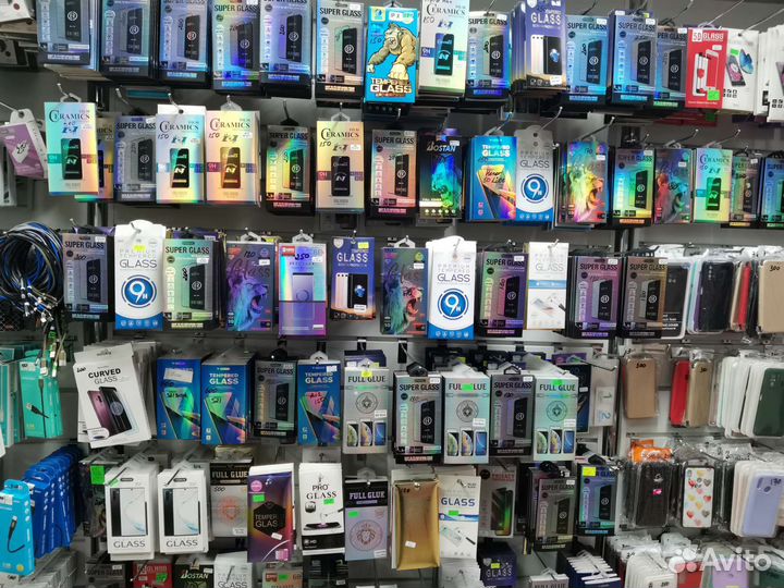 Защитные стекла на телефоны