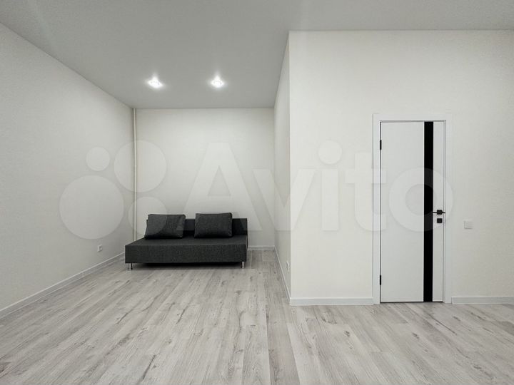 2-к. квартира, 76,3 м², 1/9 эт.