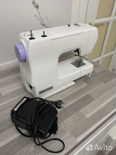 Швейная машина Janome Family Silver Line 3022s