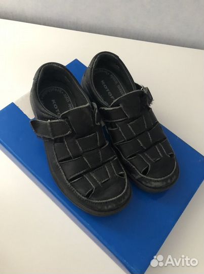 Школьный костюм леогранд 128 р. и ботинки 32 р