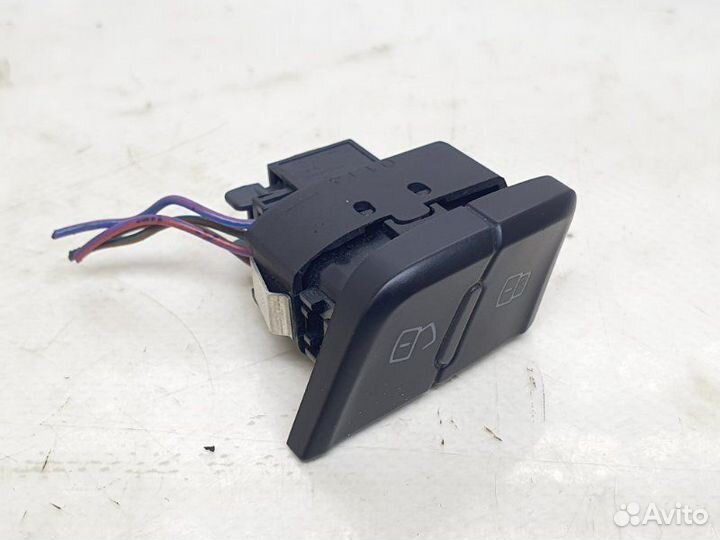 Кнопка блокировки двери правая Audi A5 8T3 2.0