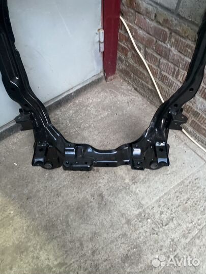 Подрамник Hyundai tucson 03-10