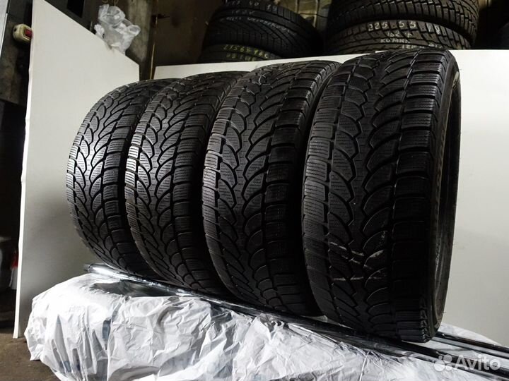 Bridgestone Blizzak LM-32 215/50 R17