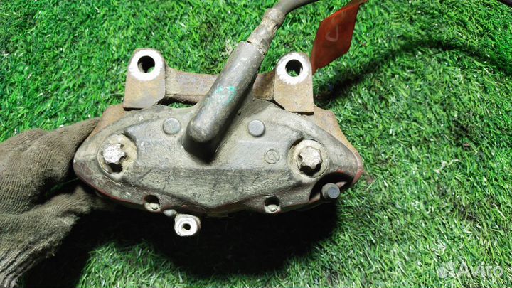 Суппорт тормозной передний левый Mercedes C-Class