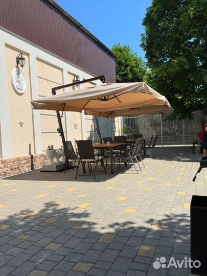 Уличный зонт для кафе