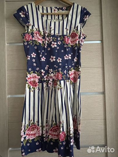 Платье женское 42 44
