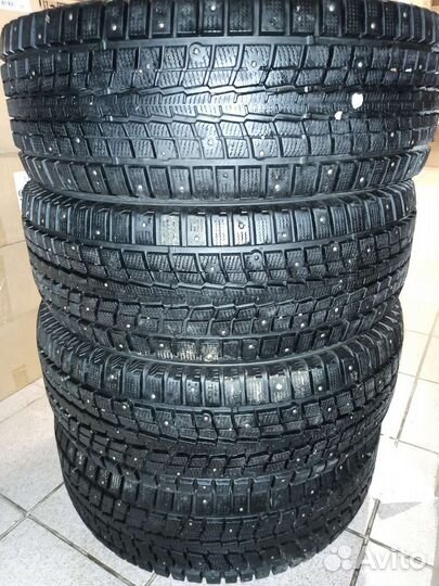 Dunlop SP Winter Ice 01 265/65 R17
