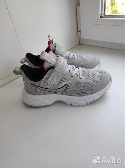 Кроссовки детские