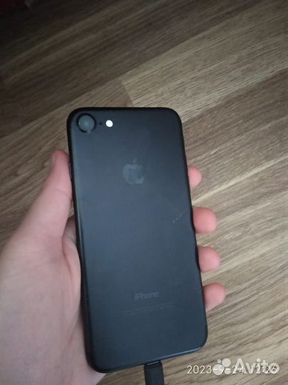 Телефон iPhone 7