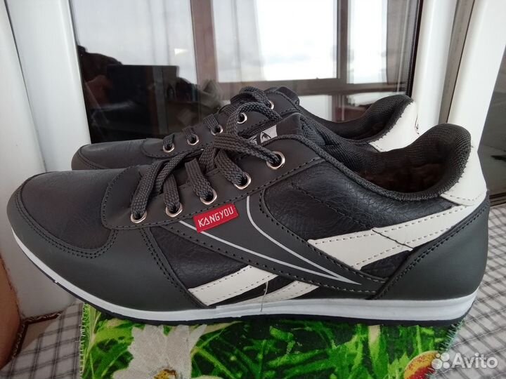 Ботинки кроссовки мужские 44-46 новые