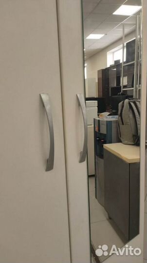 Шкаф для одежды в офис