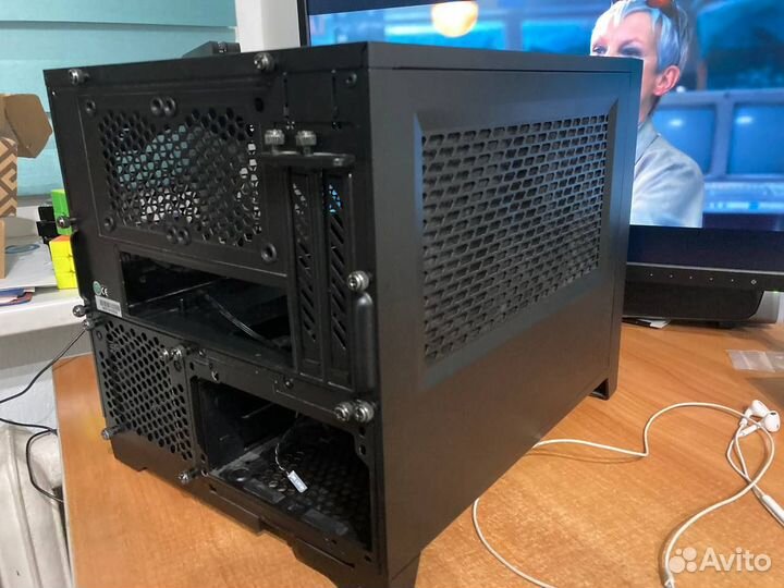 Корпус Corsair Obsidian 250d